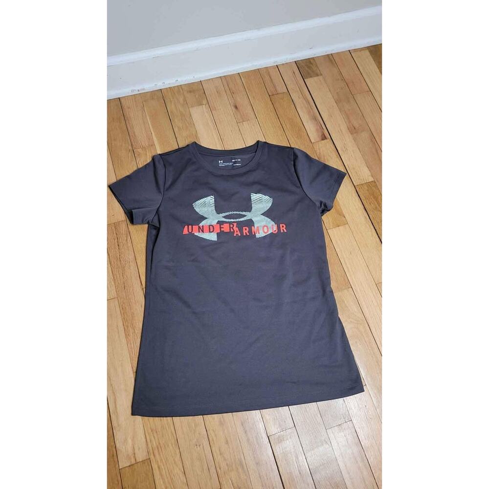 Women's UA Tshirt Size Small‎